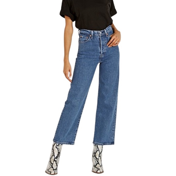 Levis Premium Denim Ribcage Straight Ankle Jeans in medium blue Georgie wash 26 - Picture 1 of 17